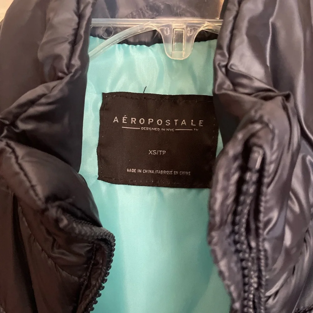 Aeropostale Navy Blue Vest with Light Blue Interior - Picture 2 of 5